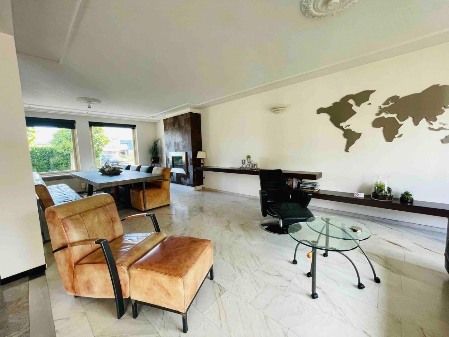 Xxl House With Free Parking & 3 Bedrooms Τίλμπουργκ Εξωτερικό φωτογραφία