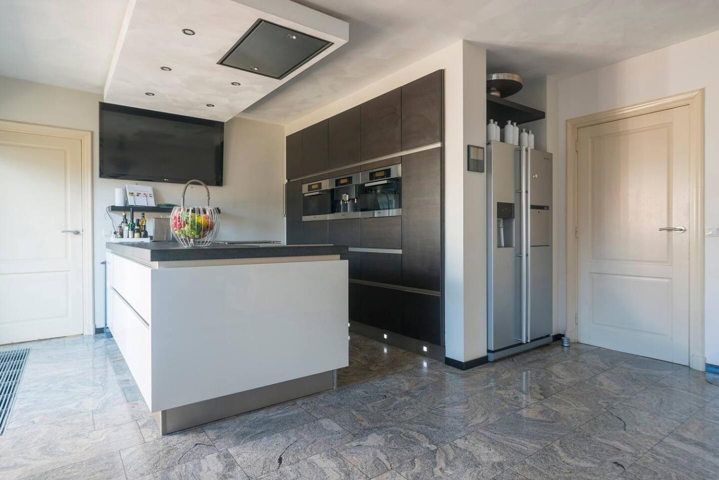 Xxl House With Free Parking & 3 Bedrooms Τίλμπουργκ Εξωτερικό φωτογραφία