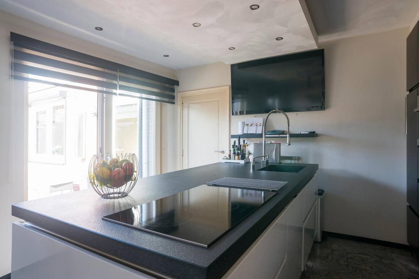 Xxl House With Free Parking & 3 Bedrooms Τίλμπουργκ Εξωτερικό φωτογραφία