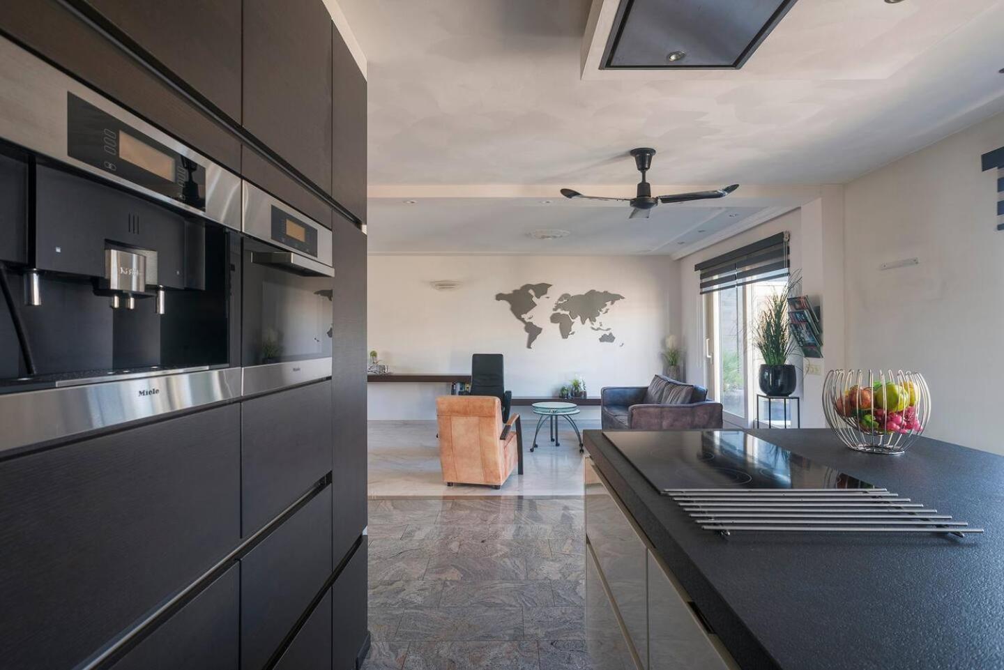 Xxl House With Free Parking & 3 Bedrooms Τίλμπουργκ Εξωτερικό φωτογραφία