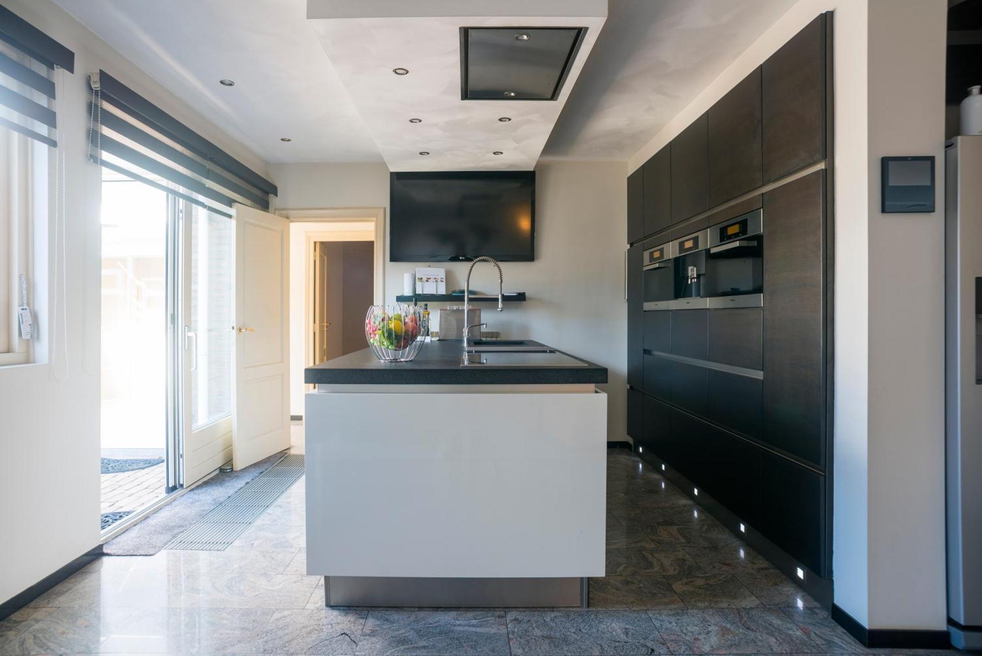 Xxl House With Free Parking & 3 Bedrooms Τίλμπουργκ Εξωτερικό φωτογραφία