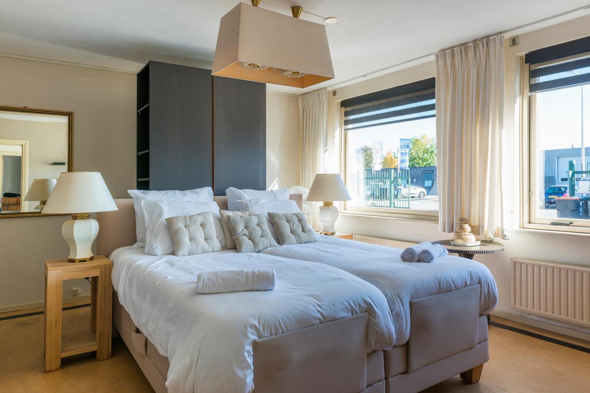 Xxl House With Free Parking & 3 Bedrooms Τίλμπουργκ Εξωτερικό φωτογραφία